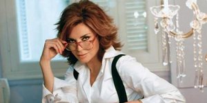 H Mιμή Ντενίση γράφει σενάριο για την... αμερικανική τηλεόραση