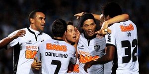 Εκπληκτική ασίστ από νεαρό μέσο [βίντεο]