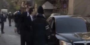 Ατρόμητος ο Νότης Μηταράκης βρέθηκε στην κατάληψη της «Βίλας Αμαλία»