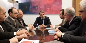 Ο Κυριάκος Μητσοτάκης με τους δικαστικούς / Φωτογραφία: ΠΑΠΑΜΗΤΣΟΣ ΔΗΜΗΤΡΗΣ/ INTIMENEWS