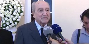 Ο Κωνσταντίνος Μητσοτάκης προσκύνησε τον Ειρηναίο [βίντεο]