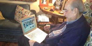 Ο Κωνσταντίνος Μητσοτάκης «ανακαλύπτει» το Facebook και στέλνει το δικό του μήνυ