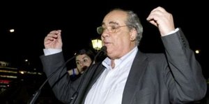 Μιχαλολιάκος (δήμαρχος Πειραιά) - Η διαφθορά πάει πακέτο με τη γραφειοκρατία