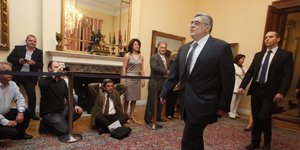 Χρύση Αυγή: Οι δημοσιογράφοι θα παραμένουν ένα με τη γη όταν περνάμε μπροστά του