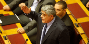 Βγήκαν μαχαίρια στη Χρυσή Αυγή: Κασιδιάρης–Μιχαλολιάκος μάχονται για τις Ευρωεκλ