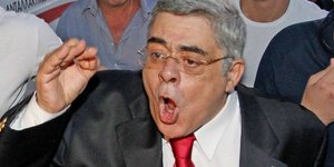 Χρυσή Αυγή: Ο Στουρνάρας είναι πρώην Κνίτης και παρατρεχάμενος του Σημίτη