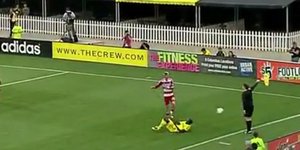 Διαμαρτυρήθηκε σουτάροντας την μπάλα πάνω στον επόπτη [βίντεο]