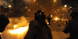 Επίθεση με μολότοφ στο αστυνομικό τμήμα Εξαρχείων