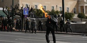Συνελήφθη 20χρονος για πήγαινε στην πορεία με μία τσάντα... γεμάτη μολότοφ