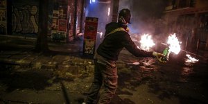 Ανάμεσα στους 19 συλληφθέντες είναι και ανήλικοι/ Φωτογραφία: EUROKINISSI- ΤΑΤΙΑΝΑ ΜΠΟΛΑΡΗ