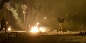 Επιθέσεις με βόμβες μολότοφ στο Πολυτεχνείο (Φωτογραφία αρχείου: EUROKINISSI/ ΤΑΤΙΑΝΑ ΜΠΟΛΑΡΗ)