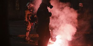 Διαδοχικές επιθέσεις με μολότοφ εναντίον των ΜΑΤ/ Φωτογραφία αρχείου: EUROKINISSI