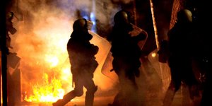 Επιθέσεις με μολότοφ στα Εξάρχεια/ Φωτογραφία: ΜΠΟΛΑΡΗ ΤΑΤΙΑΝΑ/Eurokinissi