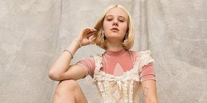 H Arvida Byström προκάλεσε αντιδράσεις με τα αξύριστα πόδια της (Φωτογραφία: Instagram)