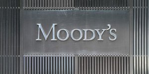 Η Moody's αναβάθμισε κατά δύο μονάδες τις προοπτικές της ελληνικής οικονομίας