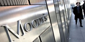Υποβάθμιση για τη Ρωσία: Ο οίκος Moody's «έριξε» μία βαθμίδα την οικονομία της ε