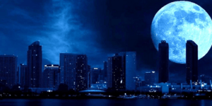 Η σκοτεινή πλευρά του φεγγαριού είναι τιρκουάζ: Αστρονόμοι είδαν το αφανές τμήμα