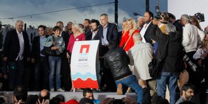 Πλήθος κόσμου στην προεκλογική συγκέντρωση του Γιάννη Μώραλη: Τι προτείνει ο «Πε