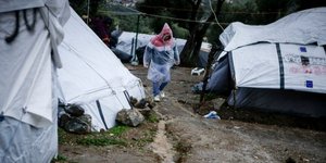 Στο έλεος της βαρυχειμωνιάς οι πρόσφυγες στον καταυλισμό (Φωτογραφία: EUROKINISSI/ΗΛΙΑΣ ΜΑΡΚΟΥ)