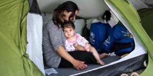 «Οι μητέρες που ζουν στη Μόρια