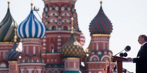 Στη «μαύρη λίστα» της ΕΕ ο υφ. Ενέργειας Αντρέι Τσερεζόφ και 3 ακόμα άτομα/ Φωτογραφία: Alexander Zemlianichenko/AP