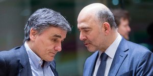 Ο Ευρωπαίος επίτροπος Πιέρ Μοσκοβισί σε παλαιότερη συνάντησή του με τον Ελληνα υπουργό Οικονομικών/Φωτογραφία αρχείου: Eurokinissi