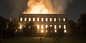 Καταστροφική η πυρκαγιά στο μουσείο του Ρίο ντε Τζανέιρο (Φωτογραφία: AP/ Leo Correa)