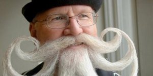 Ζητούν να πληρώνουν λιγότερο φόρο επειδή έχουν μουστάκι