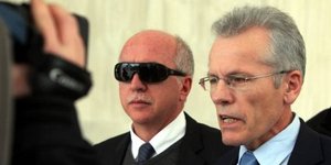 Μόνο μέσω Εξεταστικής Επιτροπής