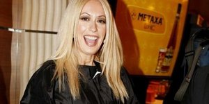 Η Μαρία Μπακοδήμου ετοιμάζεται να... πουλήσει ρούχα