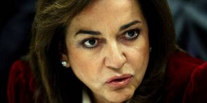 Για «καραγκιοζιλίκια» Σαμαρά - Καρατζαφέρη μιλά η Ντόρα