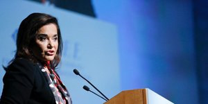 Η Ντόρα Μπακογιάννη/ Φωτογραφία intime