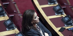 Η Ντόρα Μπακογιάννη στη Βουλή/Φωτογραφία: Sooc