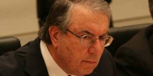 Μπαμπινιώτης: Ετοιμο για εφαρμογή εξεταστικό σύστημα