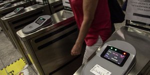 Πύλες στο μετρό/Φωτογραφία: Eurokinissi