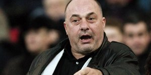 Απίστευτες σκηνές στη Νέα Σμύρνη - 100 κουκουλοφόροι πήραν στο κυνήγι τον Αχιλλέ