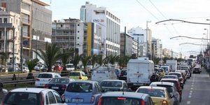 Χάος στους δρόμους της Αθήνας – Ουρές χιλιομέτρων στους δρόμους
