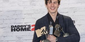 Ο Σον Μέντες βραβεύτηκε σε τρεις κατηγορίες