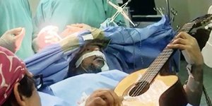 O Μούσα Μαντσίνι ήταν ξύπνιος στις έξι ώρες που διήρκεσε η επέμβαση (Φωτογραφία: iol.co.za)