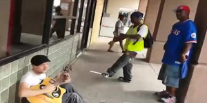 Και εγένετο μουσική: Απίστευτη σύνθεση από τρεις αγνώστους που συναντήθηκαν τυχα