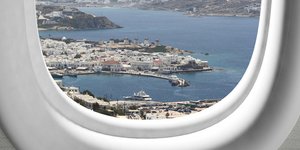 Φωτογραφία: Shutterstock- Θέα από το παράθυρο του αεροπλάνου