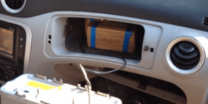 Εκαναν τον αερόσακο του ΙΧ κρύπτη για αποθήκευσης ηρωίνης [βίντεο]