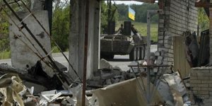Το ΝΑΤΟ φοβάται ρωσική εισβολή στην ανατολική Ουκρανία -Με το πρόσχημα ανθρωπιστ