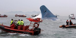 Θρίλερ με το ναυάγιο στη Νότια Κορέα: Λιγοστεύουν οι ελπίδες για άλλους επιζώντε