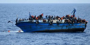 Ναυάγιο πλοίου με πρόσφυγες/ Φωτογραφία αρχείου AP images