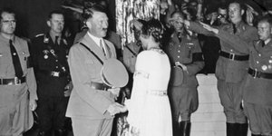 Οι «νύφες» του Χίτλερ: Κρυφή ματιά στα ναζιστικά στρατόπεδα εκπαίδευσης των συζύ