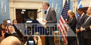 Ο Μπιλ Ντε Μπλάσιο καλωσόρισε τους Έλληνες με μια καλησπέρα 