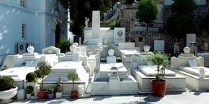 Πάτρα: Φωτιά σε νεκροταφείο στα Καμίνια/ Φωτογραφία: ΜΠΟΝΗΣ ΧΡΗΣΤΟΣ/Eurokinissi/ Αρχείο