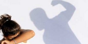 Οι έφηβοι βλέποντας πορνό γίνονται πιο βίαιοι στις σχέσεις τους