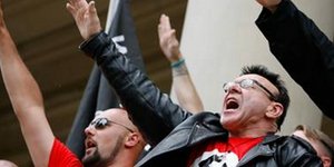 Αστυνομικοί δήλωσαν μετάνοια για την συμμετοχή τους σε ακροδεξιά οργάνωση